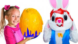Весёлый Кролик Пасхи и Забавные Дети