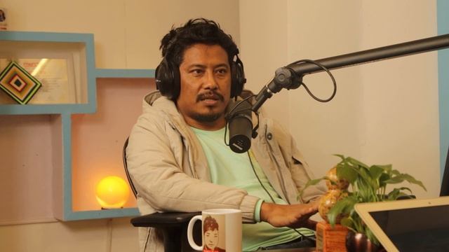 Nischal Basnet couldn’t choose between Dayahang Rai and Saugat Malla смотреть онлайн