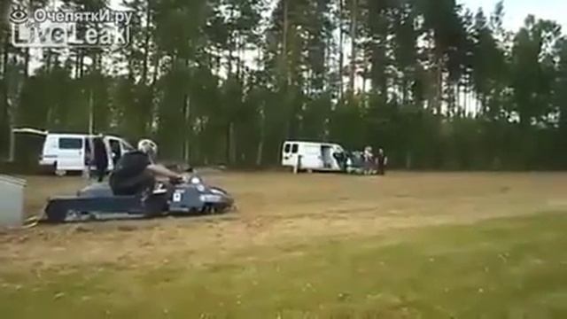 На снегоходе по полю смотреть онлайн