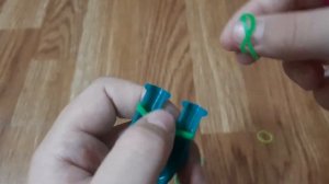 Плетение из резиночек огурец на рогатке за 1 минуту!?❗