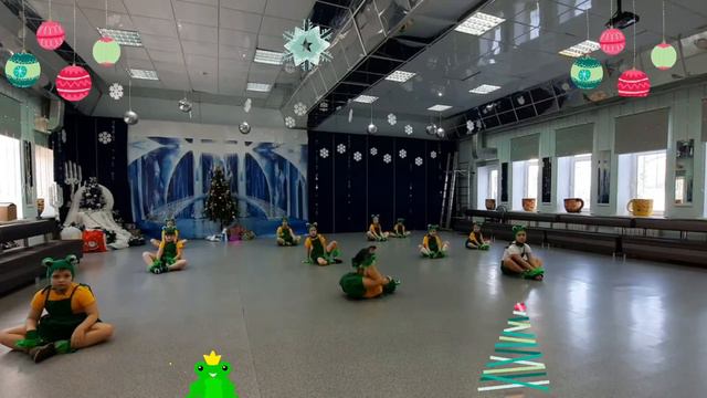 Новогоднее поздравление 1 средней группы. Цирковая студия "Юная плеяда". смотреть онлайн