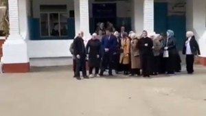 104 учителя в Селении Цветковка, Кизлярского района подписали заявление об увольнении.