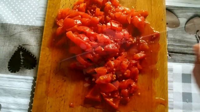 Бюджетное очень вкусное сытное блюдо. Каннеллони с сосисками под томатным соусом. смотреть онлайн
