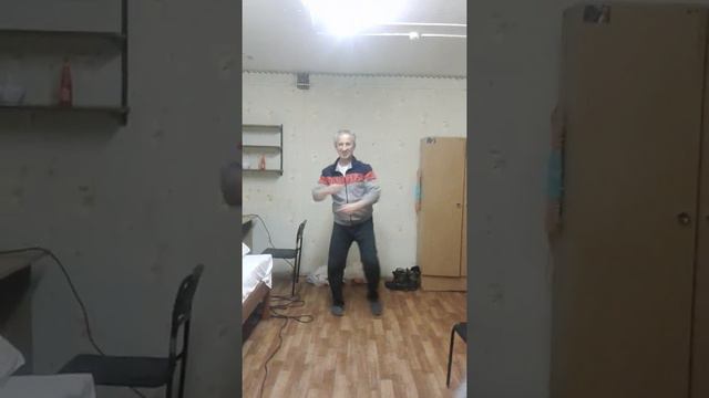 ВОТ ЭТО НАСТОЯЩИЙ ТАДЖИКИСКИЙ ТАНЕЦ подпишитесь на мой канал друзья 😁 смотреть онлайн
