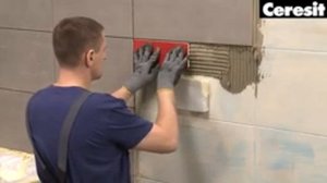 Нанесение клея для плитки, видео инструкция выполнения работ с Ceresit CM17 2