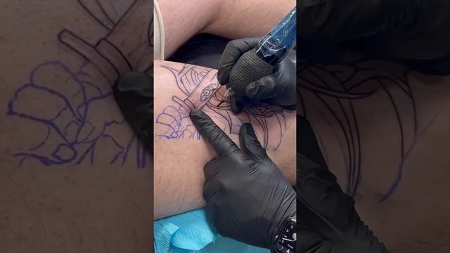 ANIME OUTLINE #TATTOO REAL TIME-Outline on thigh exo смотреть онлайн
