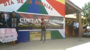 Edén Gonzalez.. Este niño  canta música Paraguaya  en el C.M.S en el interior