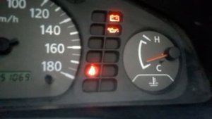 Кто знает код ошибки nissan sunny