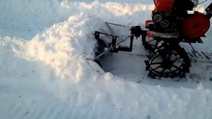 Снегоуборочная лопата на мотоблоке "ОКА".Пробуем чистить "конкретный" снег.)))