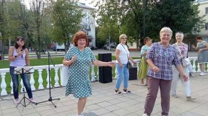 Красивая заводная песня!