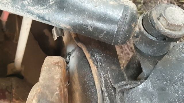 оторвал опору задней пружины, тест механизма уатта пошёл не поплану)))
