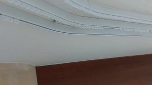 как должны двигаться Крючки по рельсам карниза Симпл