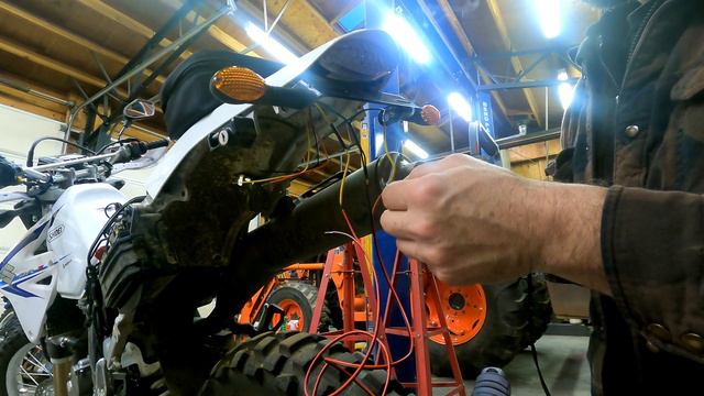 DRZ400 Fender Eliminator Kit aka Tail Taidy смотреть онлайн