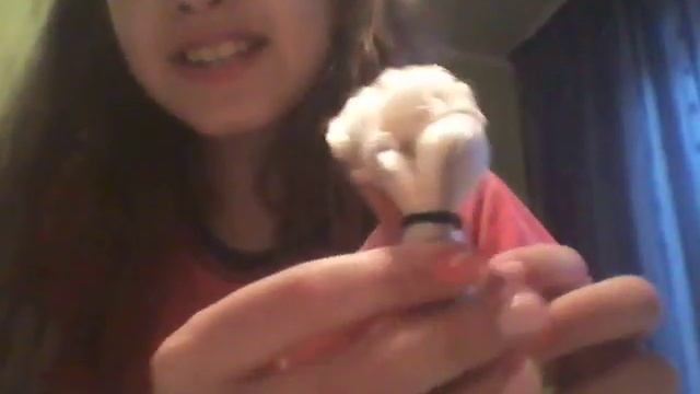 Играем с Барби!Помогаем ей собраться на показ мод. Делаем прическу ,,Сердце,, и примеряем одежду. смотреть онлайн