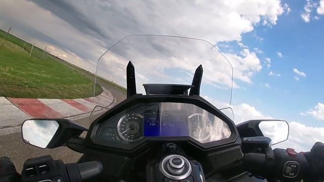 Honda Gold Wing 2022 with seven-speed DCT Transmission смотреть онлайн