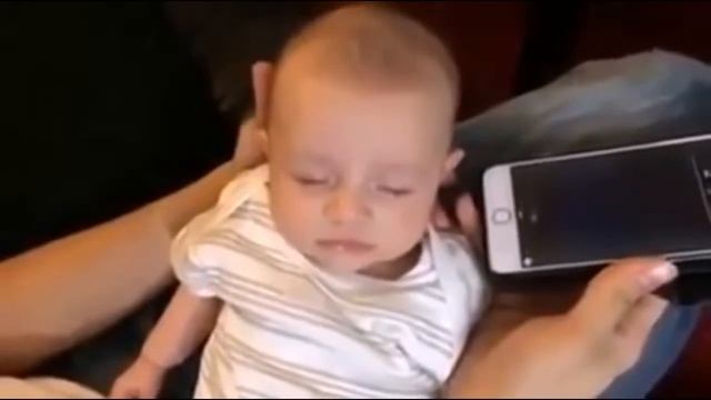 Реакция младенца на чтение Корана смотреть онлайн