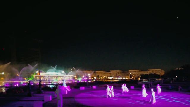 Захватывающее шоу фонтанов в ташкентском парке Tashkent City