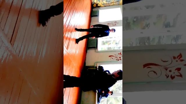 Стрелка в школе,Боксер vs Борец смотреть онлайн