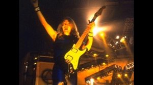 Iron Maiden -Dave Murray Guitar solo- Live Austria 1984