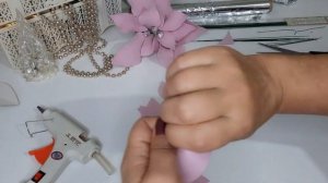 ЦВЕТЫ на ЕЛКУ/ Diy/Новый год/Цветы из фоамирана.