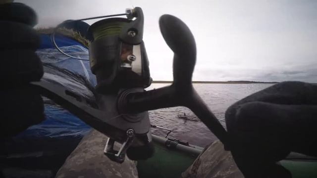 Ловля щуки на блесну осенью смотреть онлайн