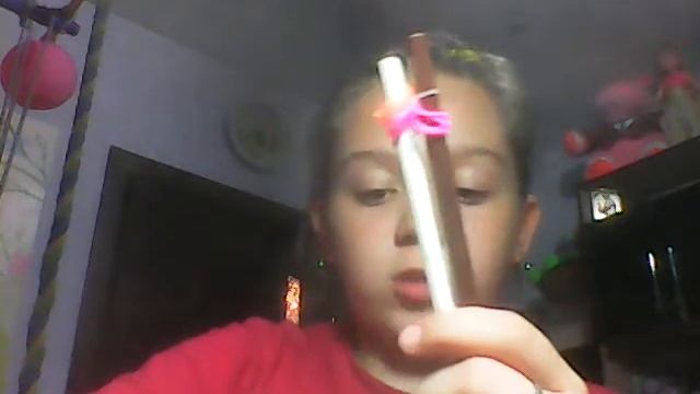 Мастер класс плетём из резинок перо!✨ смотреть онлайн