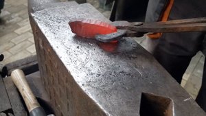 Булатный нож из подшипника №104, ковка Ч.1/Damascus knife from the bearing № 104