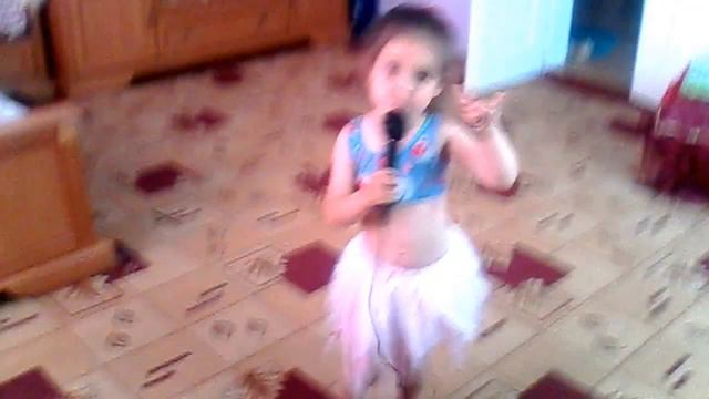 Анюта пісеньку співає)))) смотреть онлайн