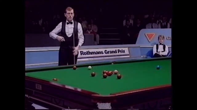 Stephen Hendry v Steve Davis - 1991 Grand Prix Final смотреть онлайн