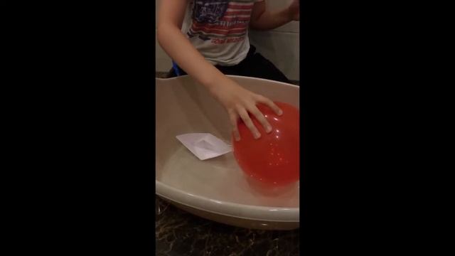 Эксперименты с Атмосферным давлением и статическим электричеством.