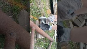Пилю болгаркой металическую трубу!??