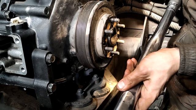 Сборка ДВС Камаз. Поставил переднюю лобовину, стартер, ролики, вентилятор и другие дела по мелочи смотреть онлайн