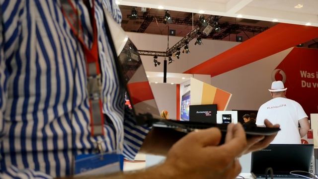 Lenovo IdeaPad Flex 2 14 Hands On [4K] смотреть онлайн