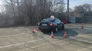 Упражнение "гараж" на автодроме