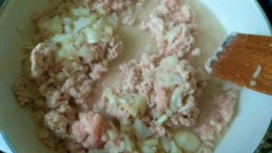 Как приготовить куриный фарш без растительного масла?