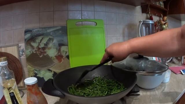 ЧЕСНОЧНЫЕ СТРЕЛКИ ЖАРЕНЫЕ С КЕТЧУПОМ .