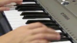 Синтезатор YAMAHA PSR-R300