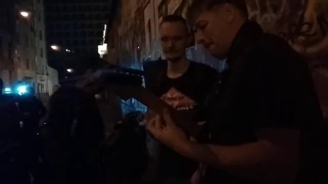 15.08.19 23ч28 мин. Стена Цоя, день памяти. Приезд полиции. смотреть онлайн