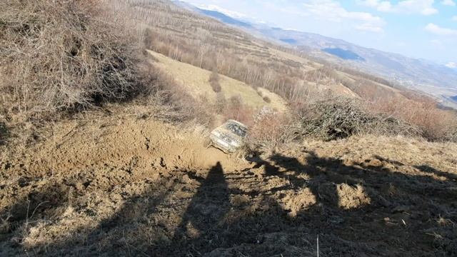 ??[OFF ROAD]•NISSAN PATROL Y60 M57•VS•SUZUKI VITARA 1.6 16V•VS•SUZUKI VITARA 1.6 8V смотреть онлайн