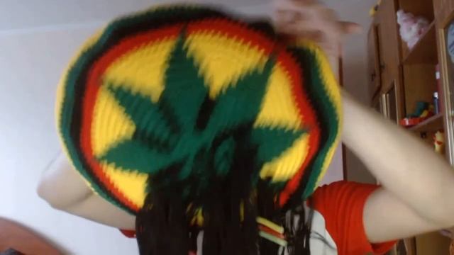 лот №3 Регги вязанная "шапка" смотреть онлайн