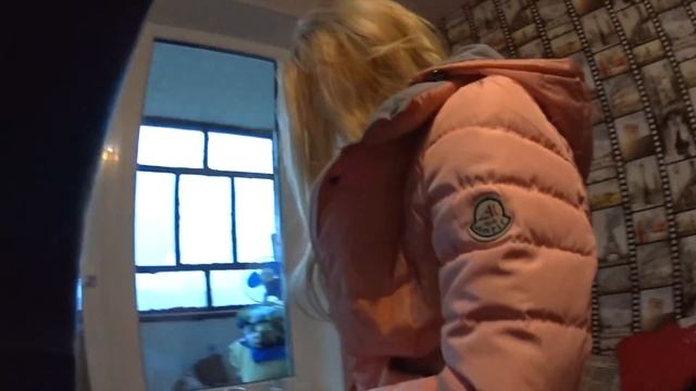 РАЗБИЛ IPHONE И ВЫКИНУЛ В ОКНО | ПОДАРИЛ НОВЫЙ X | ПРАНК смотреть онлайн