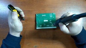 Repair Samsung S20A300B Monitor, Monitor SA300 is not turn on. Problem with the power DC jack.