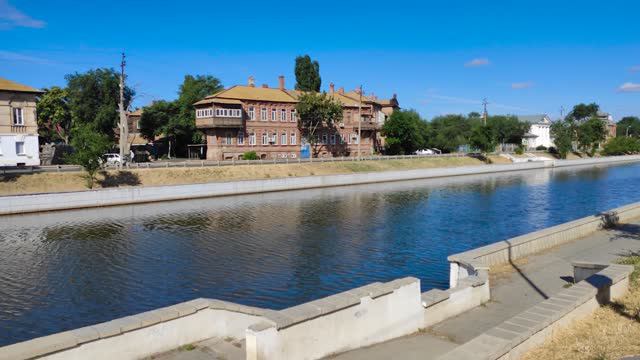 Астрахань от барокко до барака: ул. Набережная 1 мая нечетная сторона часть_1 смотреть онлайн