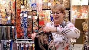 У камина 🔥🔥🔥Павловопосадские платки в Минске . Алёна