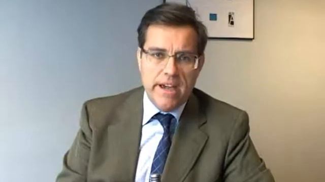 Michel Fender, Executive Education Director, presents the different programs смотреть онлайн