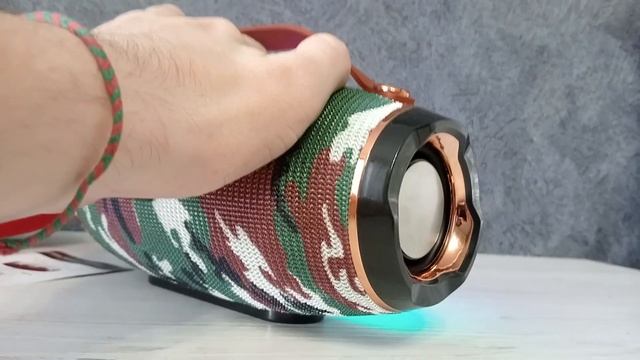 Беспроводная портативная FM радио колонка с Bluetooth RGB подсветкой смотреть онлайн