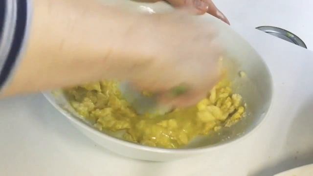 Пирог из песочного теста с миндальным кремом и яблоками