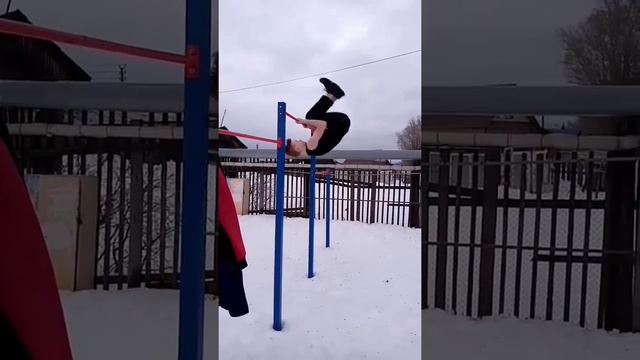 10 лёгких трюков на турнике для начинающих смотреть онлайн