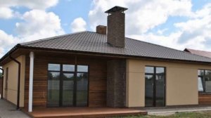 [www.TvoyProect.ru] Дом с многоскатной кровлей, эркером и камином (140м2), готовый проект дома z1