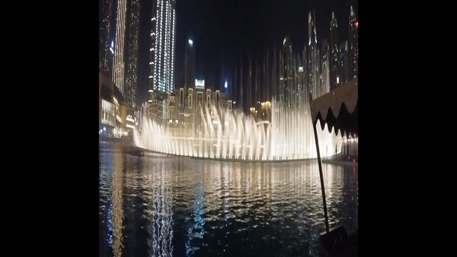 Фонтан. Дубай-молл/Fountain. Dubai Mall